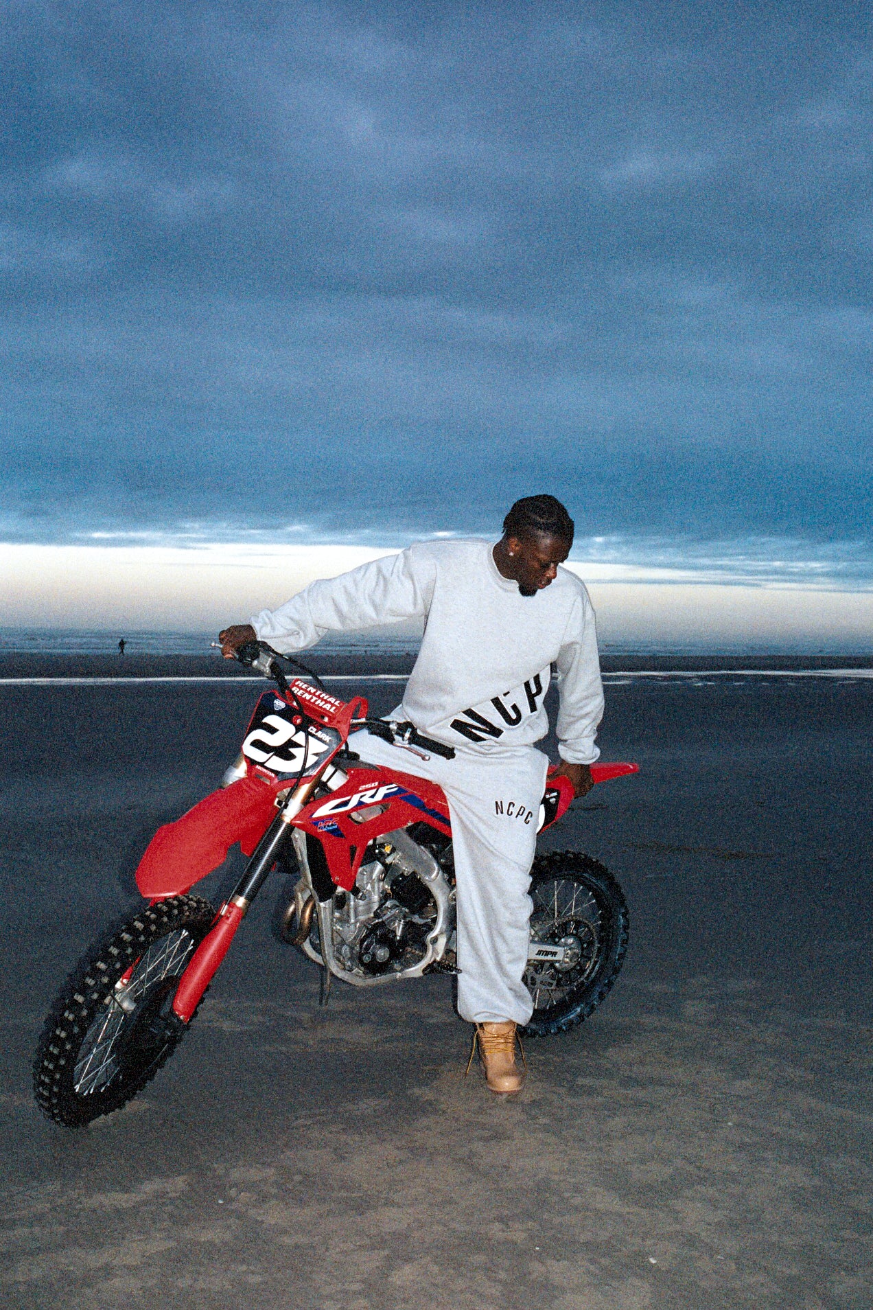 3. Pantalon jogging d’ensemble Gbévoun - NCPC